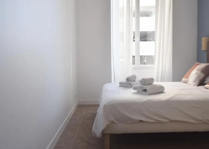 4p Moderne En Centre-ville, 5min Palais & Plages ! - 4p Moderne En Centre-ville, 5min Palais & Plages ! Mae-1683 *