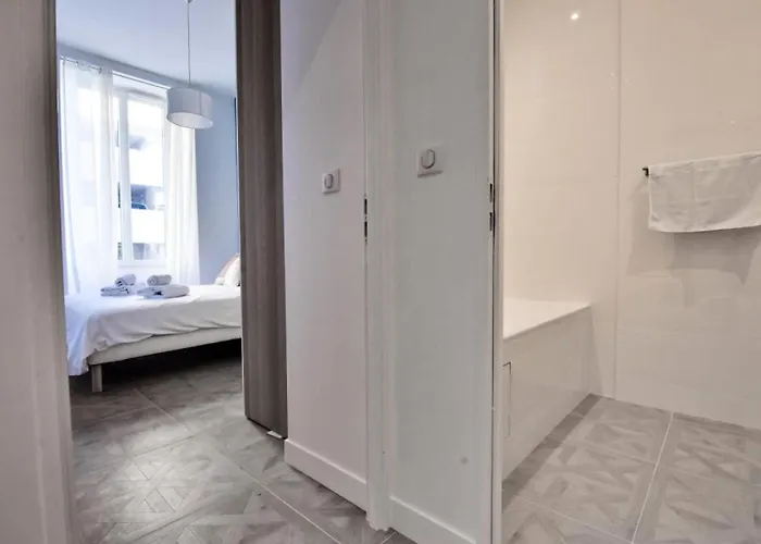 4p Moderne En Centre-ville, 5min Palais & Plages ! - 4p Moderne En Centre-ville, 5min Palais & Plages ! Mae-1683 Lägenhet